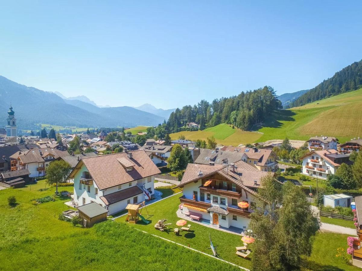 Haus Zur Vogelweide App 6 Apartment Dobbiaco Exterior foto